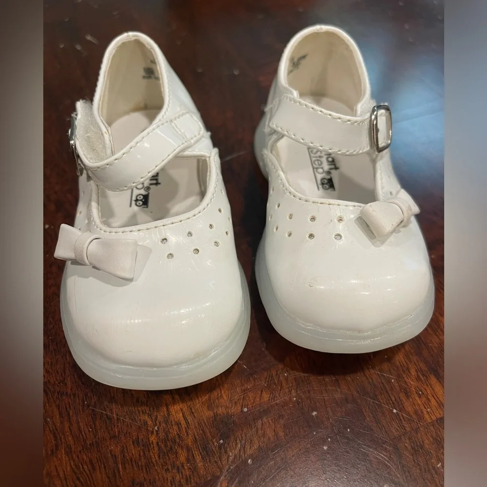 VTG 90s Smart Steps little girl white patent vinyl Mary Jane shoes size 3.5W‎